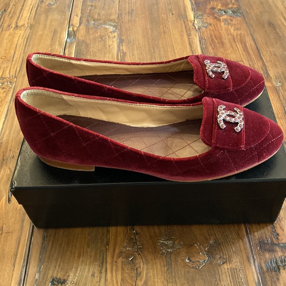 Chanel Bordeaux Ponce Quilted Velvet Moccasins-Loafers - Picture 4 of 10
